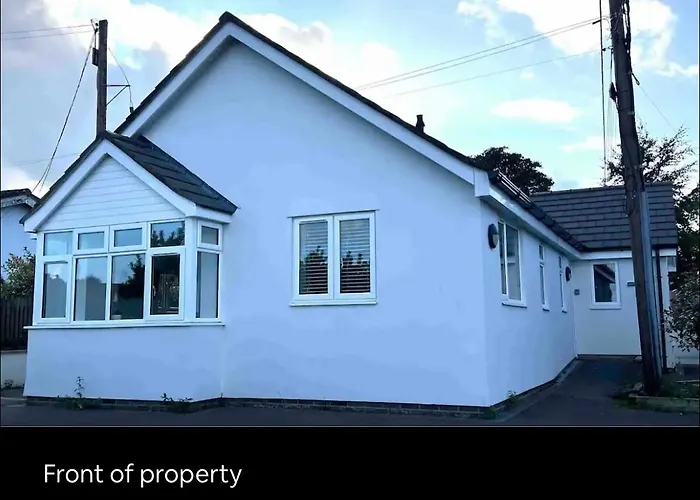 White 3 Bed Bungalow With En-Suite And Parking