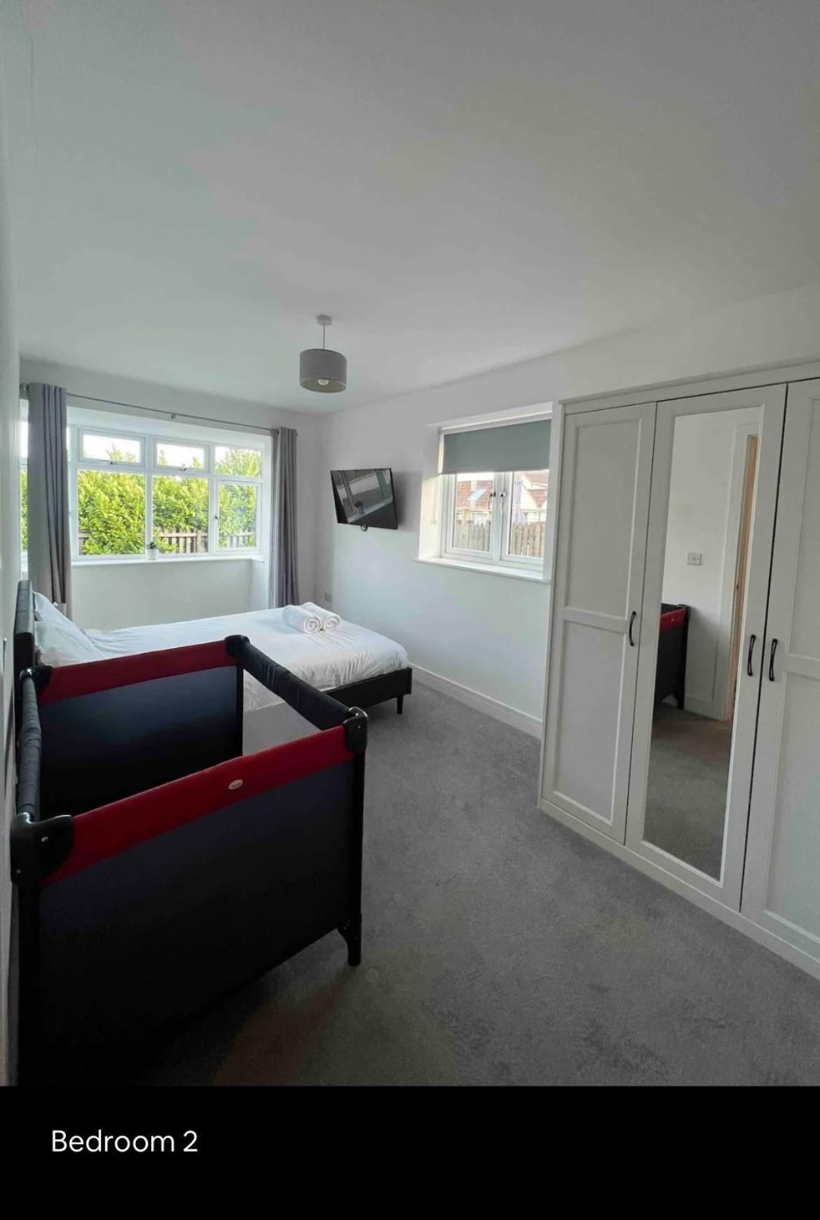 White 3 Bed With En-suite And Parking Apartment