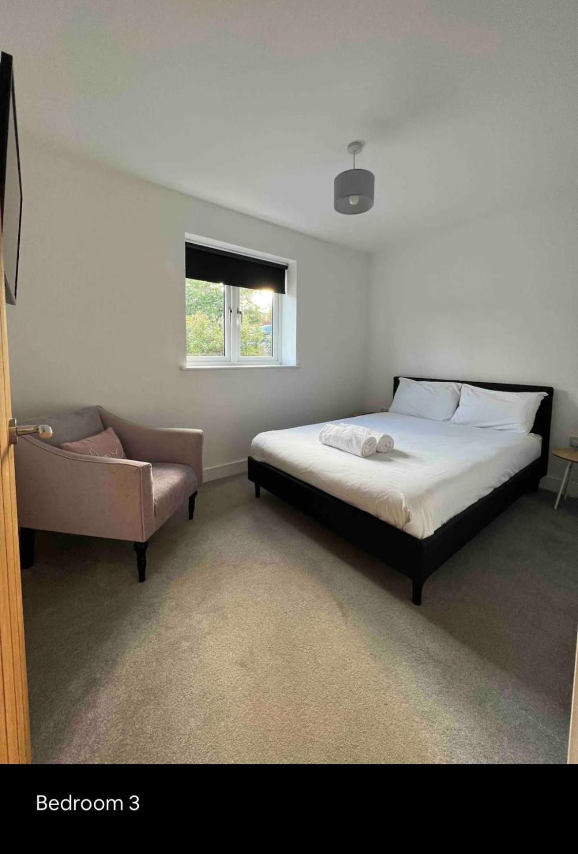 White 3 Bed With En-suite And Parking Apartment Winford