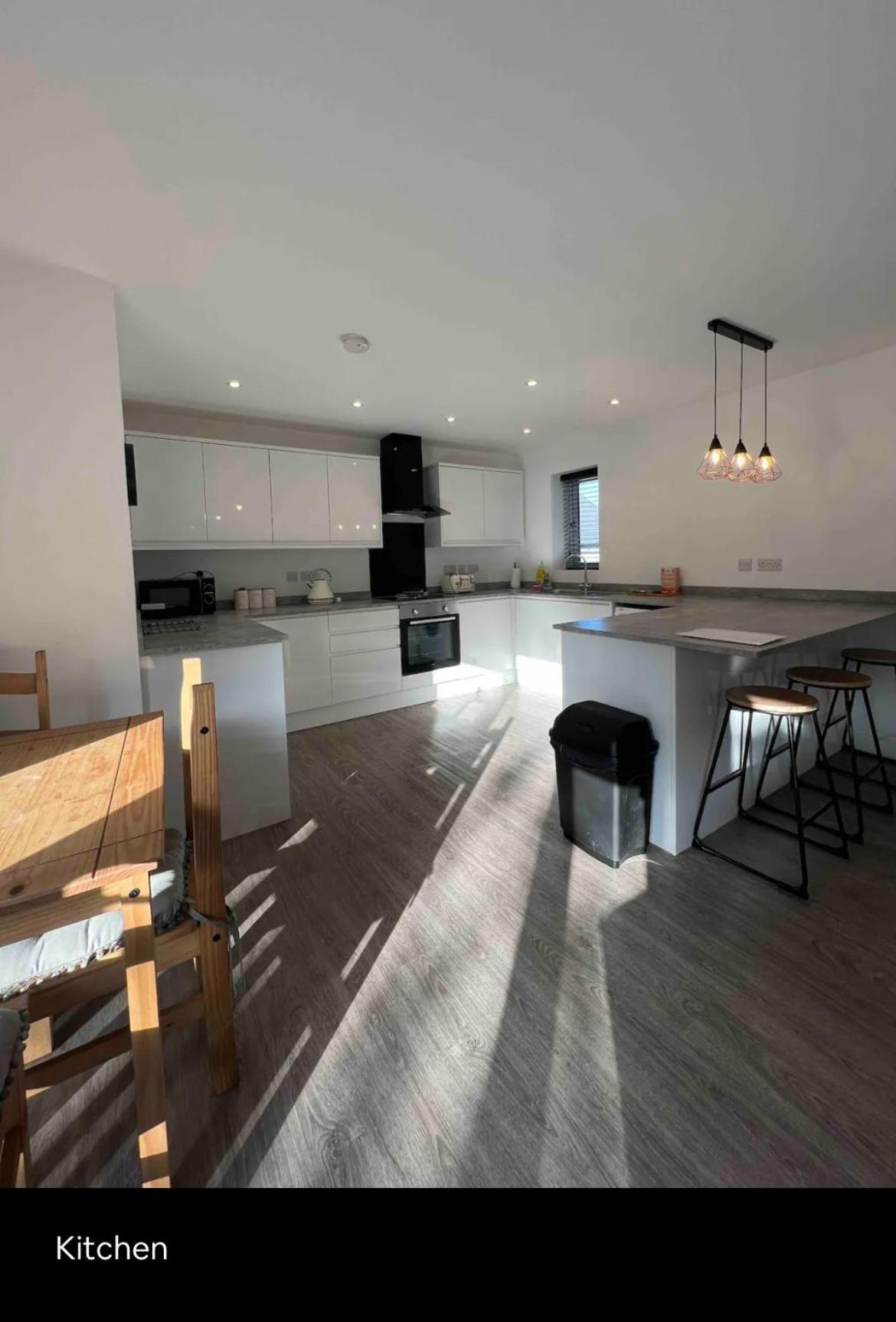 White 3 Bed With En-suite And Parking Winford